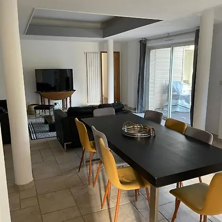 Holiday home Maison De Ville, Spacieuse Et Cosy Montelimar